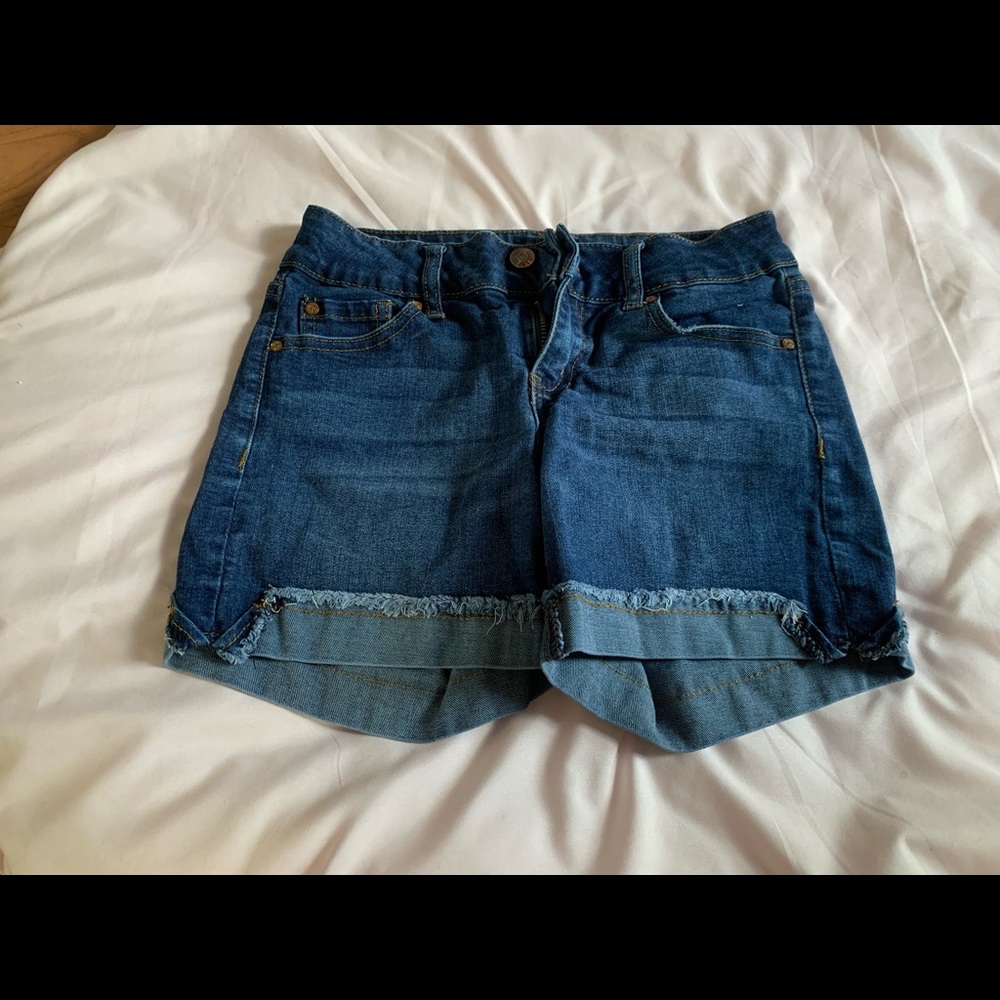 Cuffed denim shorts